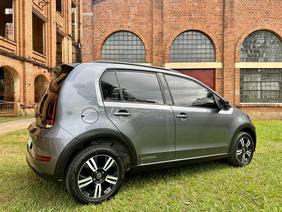 VOLKSWAGEN UP 1.0 170 TSI TOTAL FLEX XTREME 4P MANUAL VOLKSWAGEN UP 1.0 170 TSI TOTAL FLEX XTREME 4P MANUAL